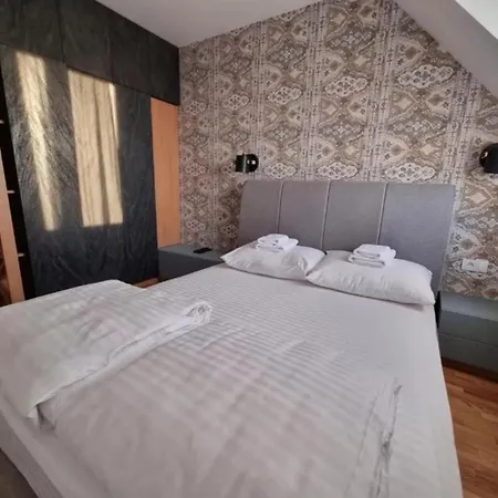 Kraljevi Cardaci, Kopaonik, Lux 9c-71 Kopaonik